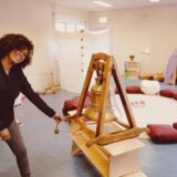 Foto: Klok wordt symbolisch geluid door Waldorf aan de Werf