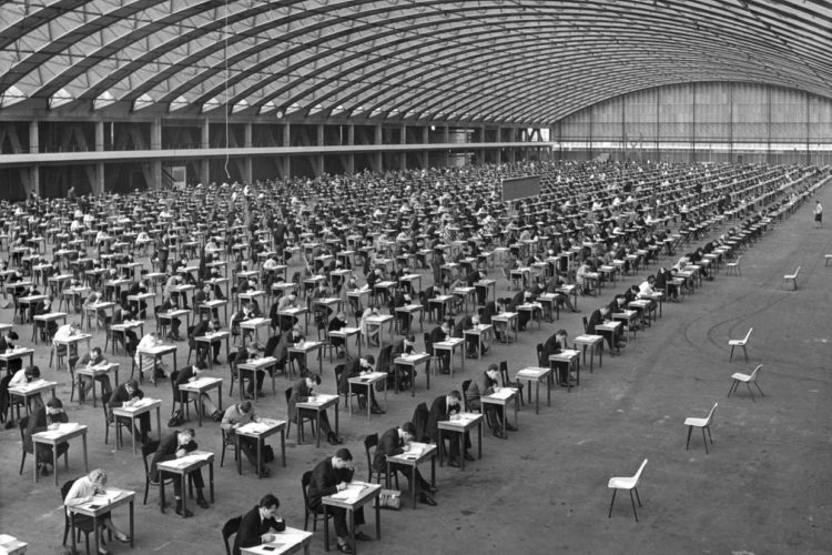 Centrale examens in 1963 in de RAI in Amsterdam. Foto: Nationaal Archief/Collectie Spaarnestad/NFP